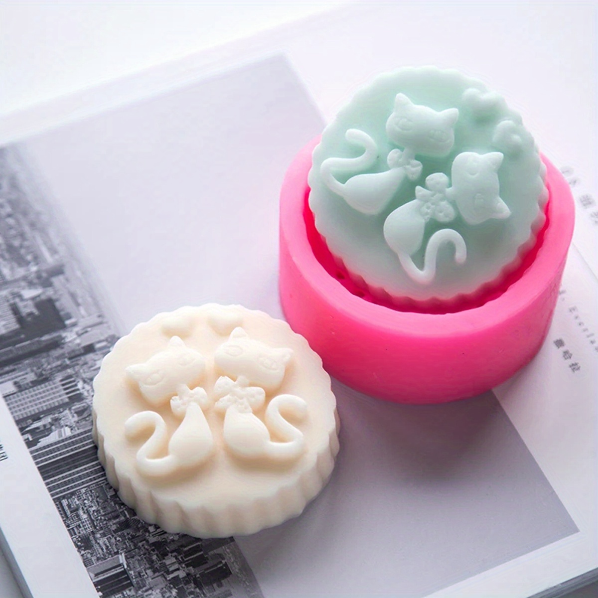Melt Pour Soap Base - 1-Piece Silicone Cat Soap Mold -