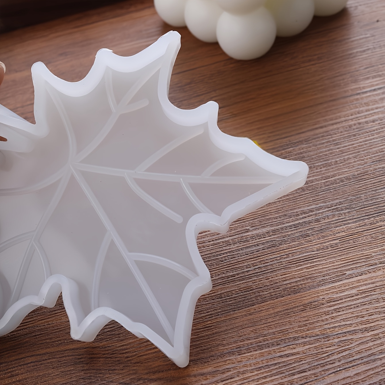 1PC Maple Leaf shaped Silicone - Soap Making Material 评论和价格